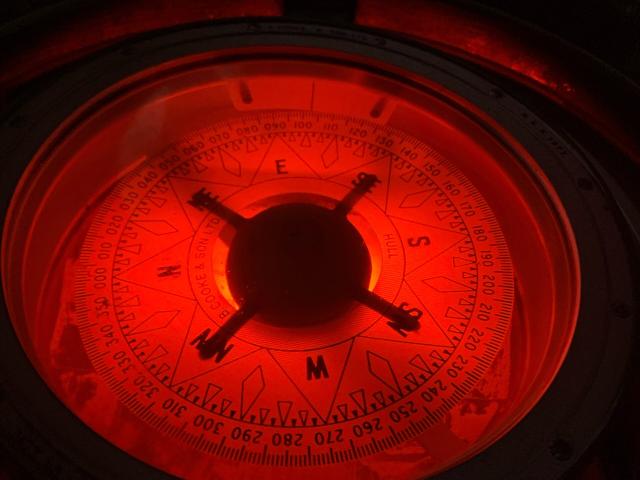 Compas Nuit Scaled 1